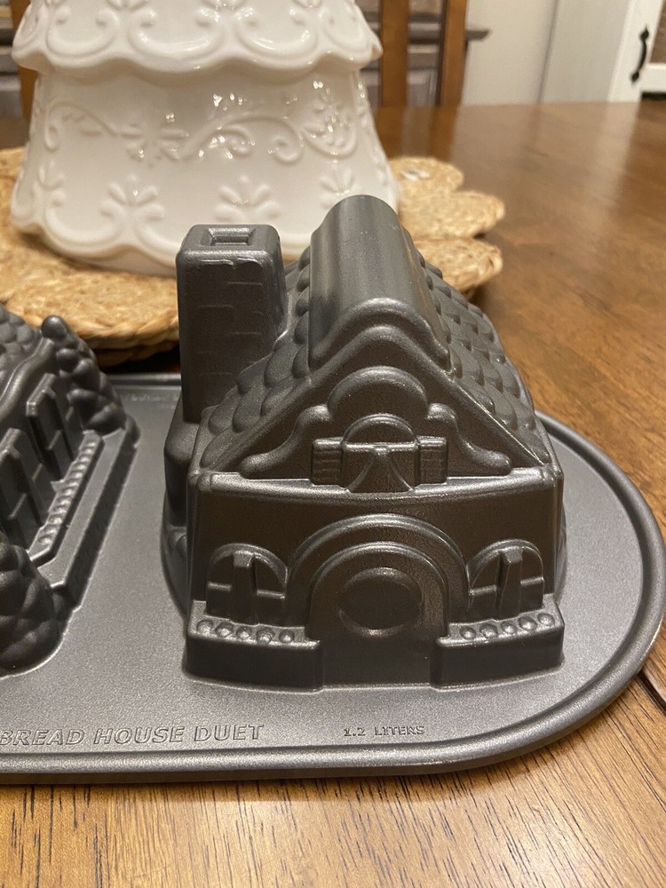 Nordic Ware GINGERBREAD HOUSE DUET Pan 3D Cast Aluminum