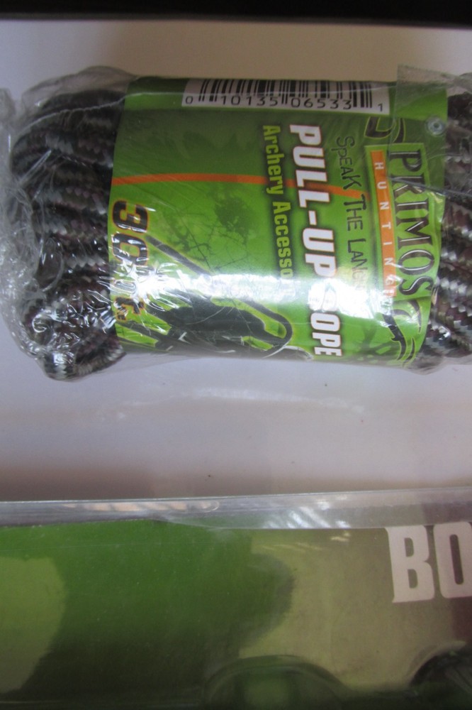 Primos Folding Bow Hanger Archery/ 30 feet pull-up rope.