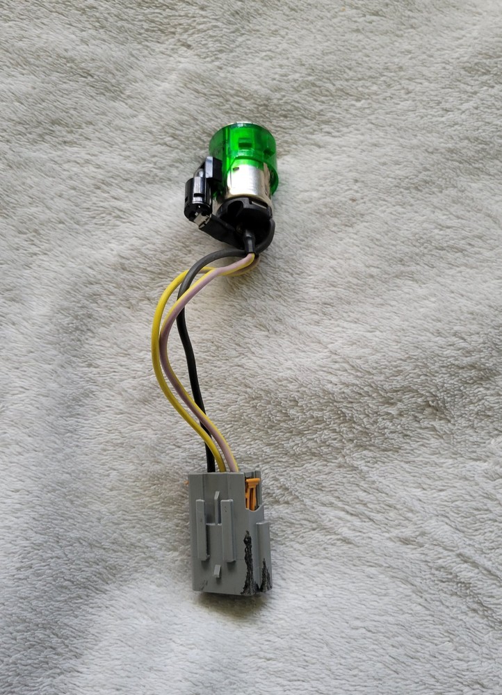 Cigarette lighter from 2001 Volvo S40