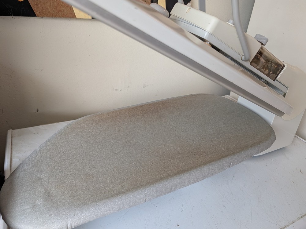 Singer CSP-1 Magic Steam Press Iron