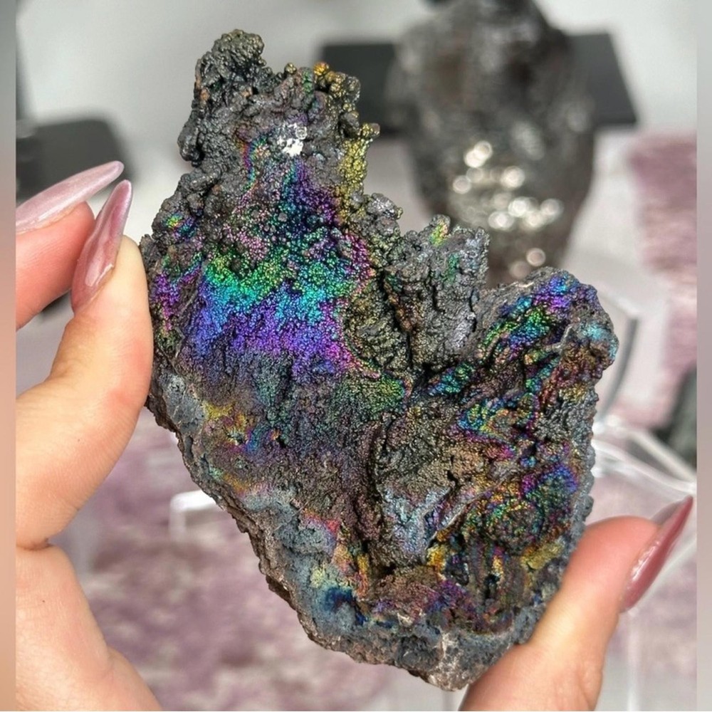 ridescent Goethite on Hematite