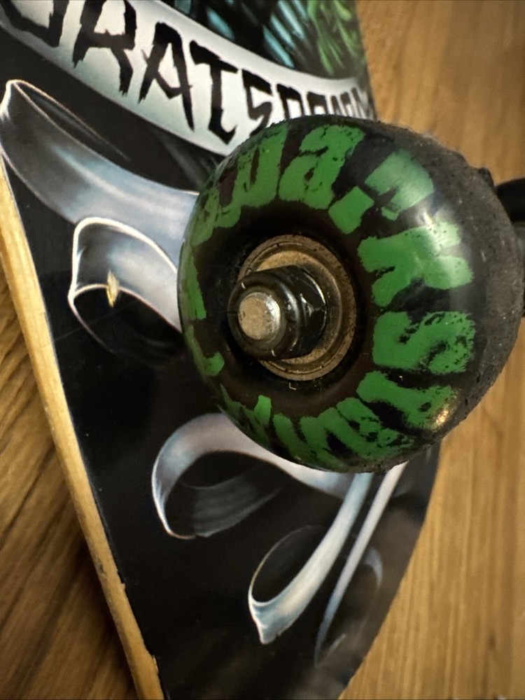 Darkstar Skateboard Complete - Skull (7 3/4") Black EUC