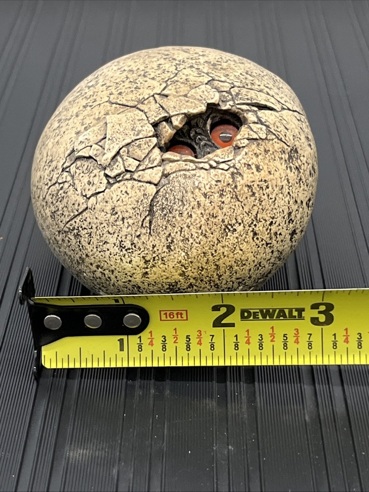 1994 Windstone Edition 94 Pena - Hatching Stone Egg