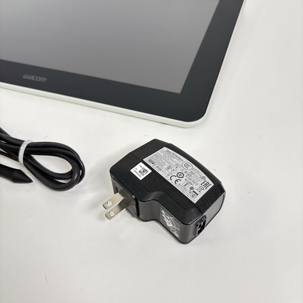 Wacom One (2021) DTC133 Creative Pen Display 13.3" Tablet