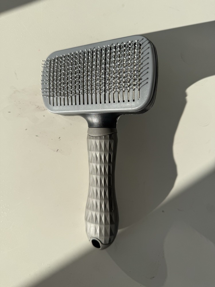 Self-Cleaning Slicker Brush for Pets – 5 Pack for $49 – Bulk Discounts