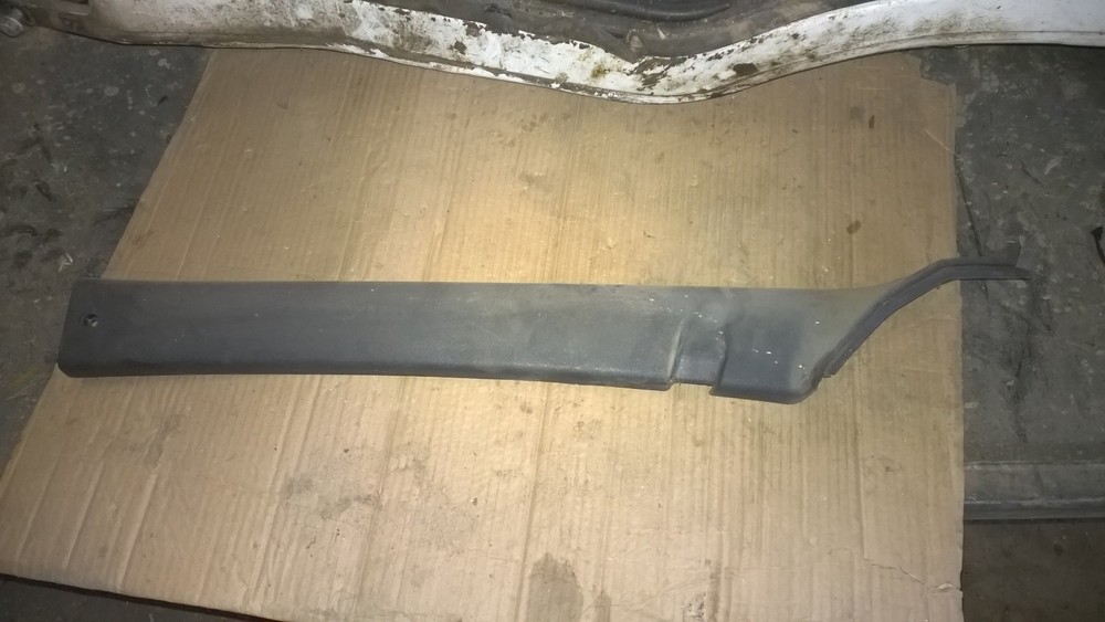 N/S FRONT PILLER TRIM REMOVED FROM 75E