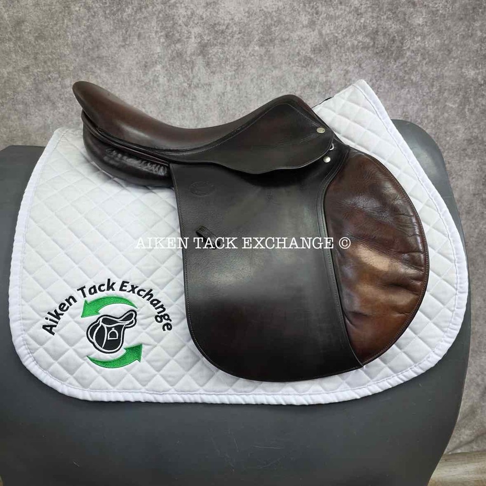 2003 Devoucoux Socoa Jump Saddle, 17" Seat, 2 Flap (Read Description)