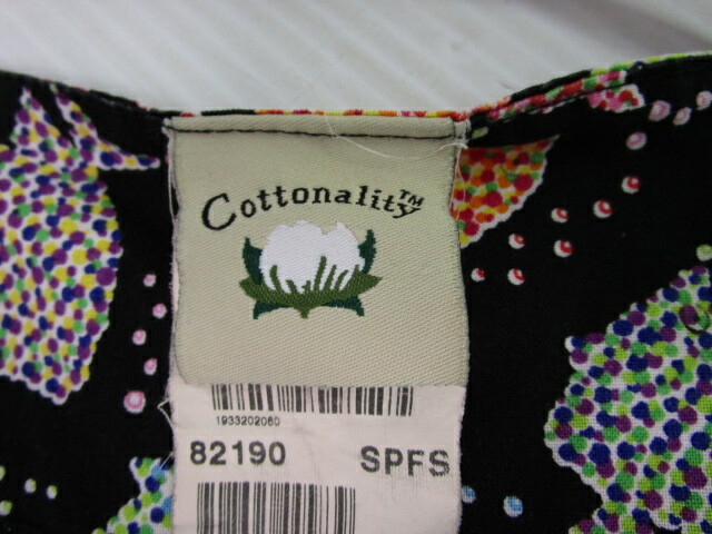 Cottonality Black Fish Print Size Extra Small Scrub Top