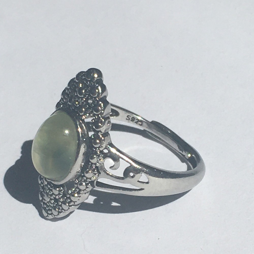 Prehnite ring adjustable to sizes 6, 7 & 8 S925