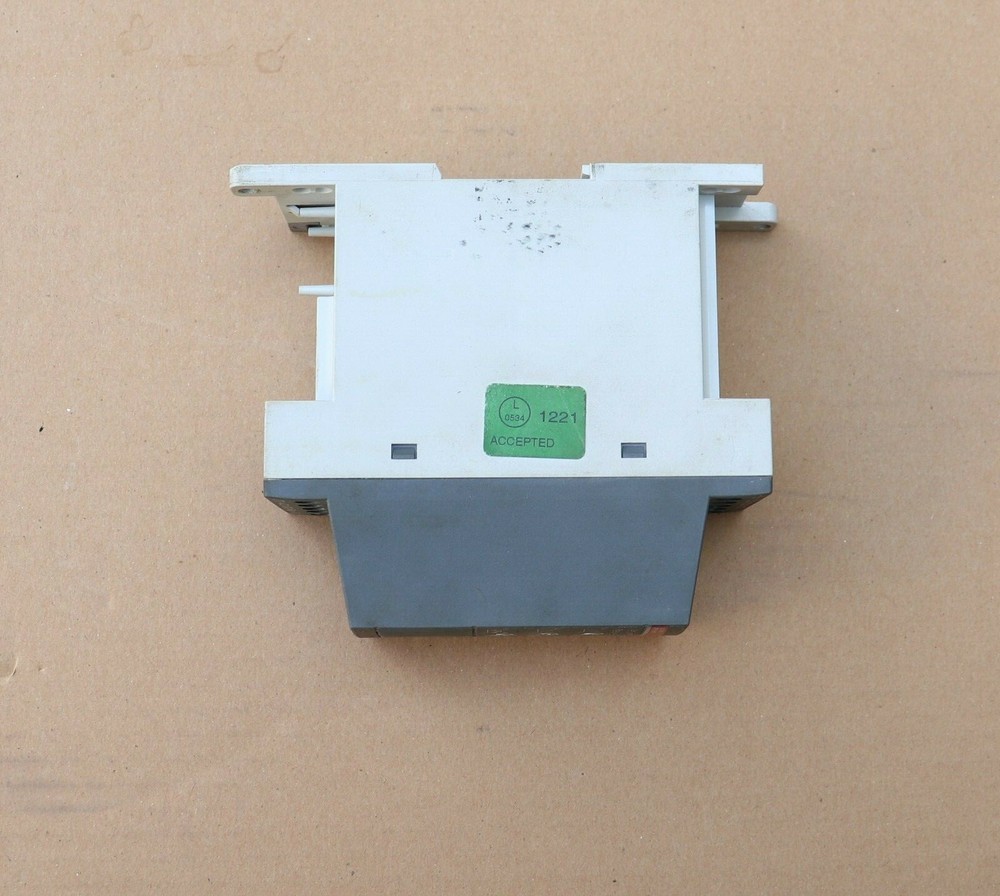 ABB 1SFA896106R7000 SOFT STARTER PSR12-600-70