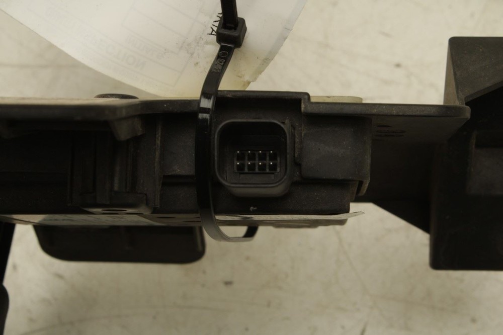 2019-2020 Kia Optima LX Rear Left Side Blind Spot Detection Radar Sensor Module