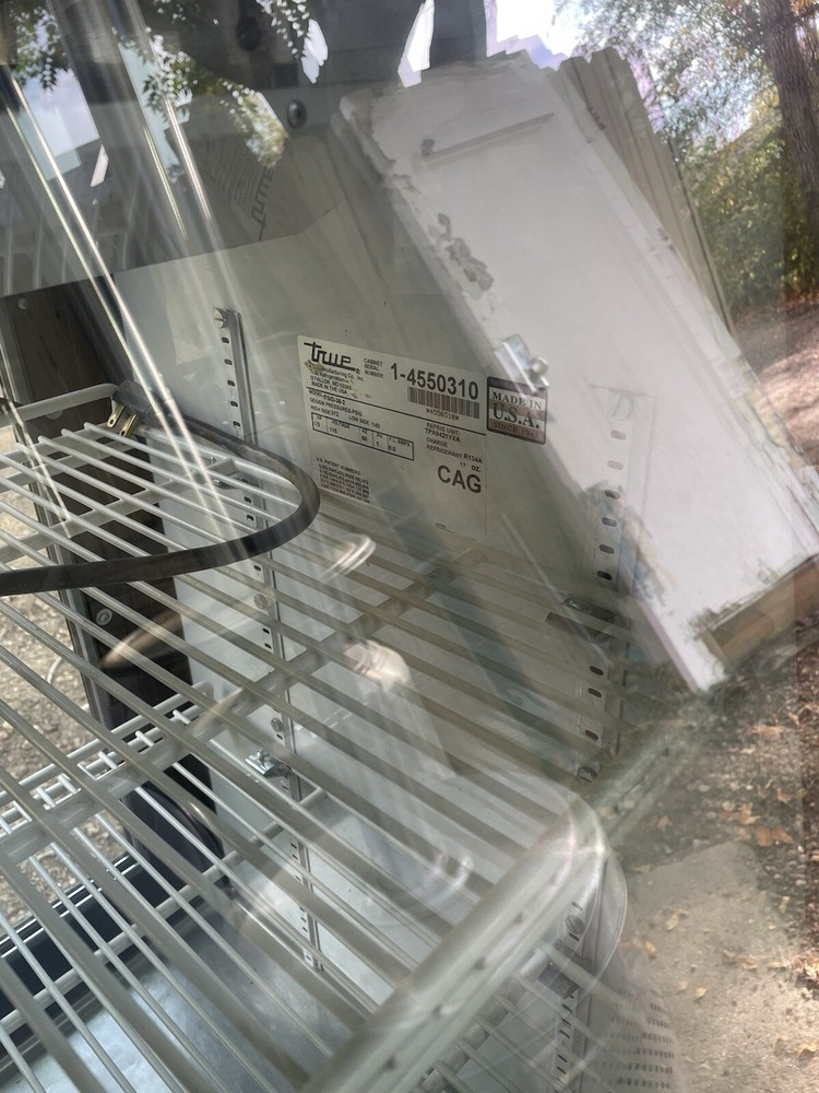 True TSID-36-2 Refrigerated Pastry Display Case