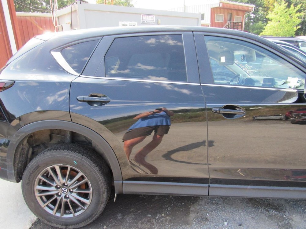 CX-5 2019 Glove Box 1071790