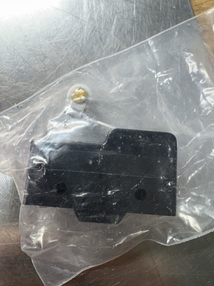 Omron Limit Switch A-20GV22-B7-K Basic / Snap Action Switch, 20A, Short Hinge