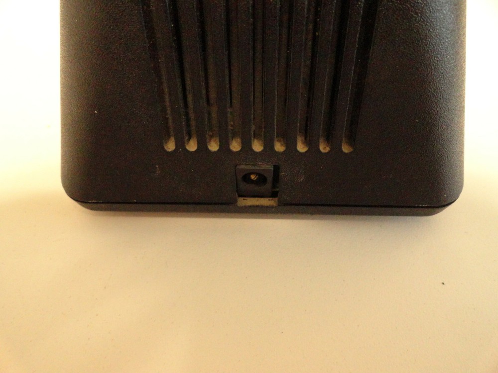 KK6: Motorola Handheld Radio Charging Base