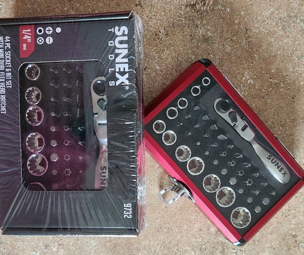 Sunex 44pc. Socket & Bit set W/ Mini Ratchet