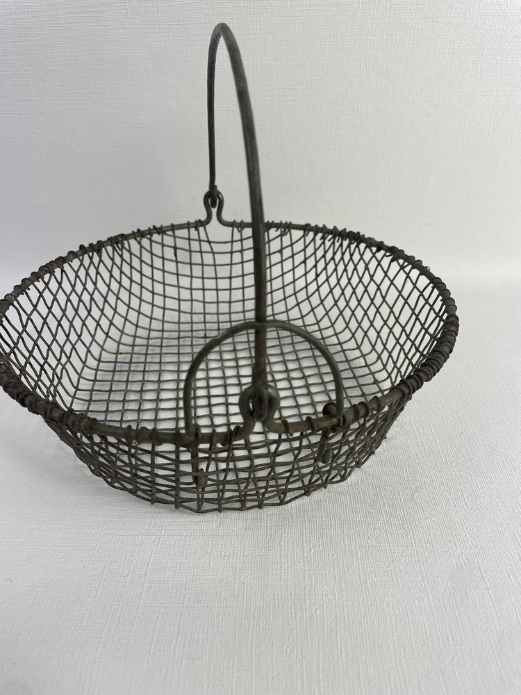 Antique Metal Wire Basket w/ Handle 8"
