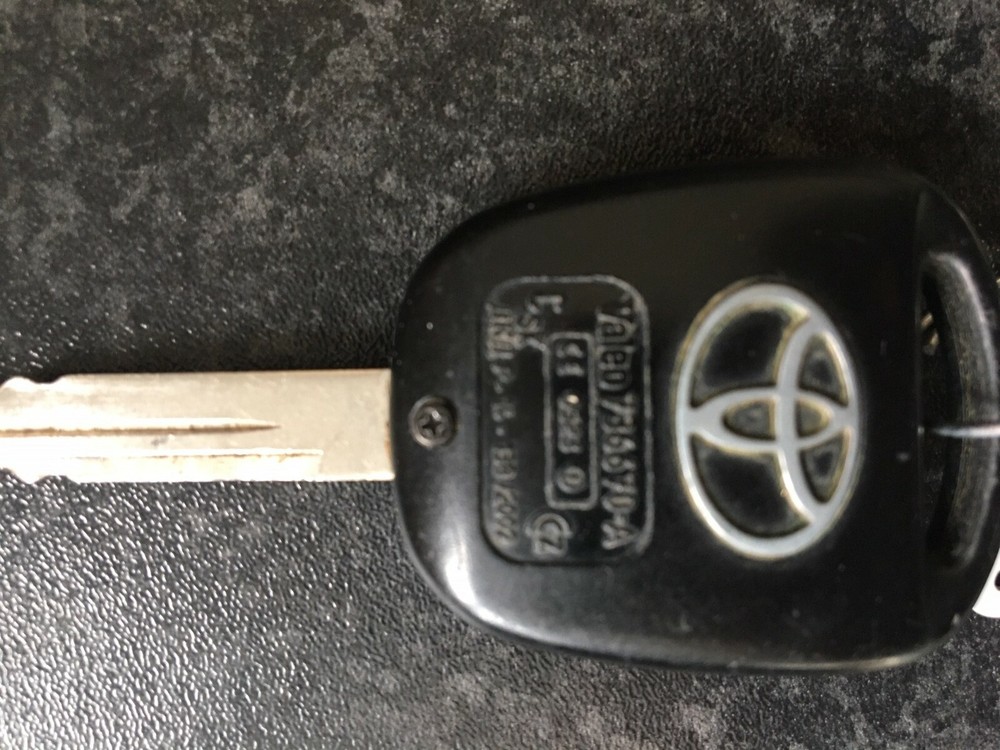 Car key remote / Key Fob replacement screws. 5 sizes.