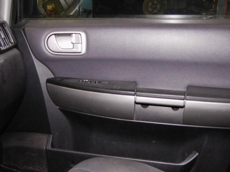 04-05 Endeavor Information GPS TV Screen Front Dash
