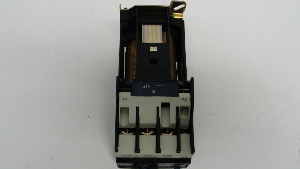Telemecanique LP1 D32 10 contactor 50 amp 24 volt coil