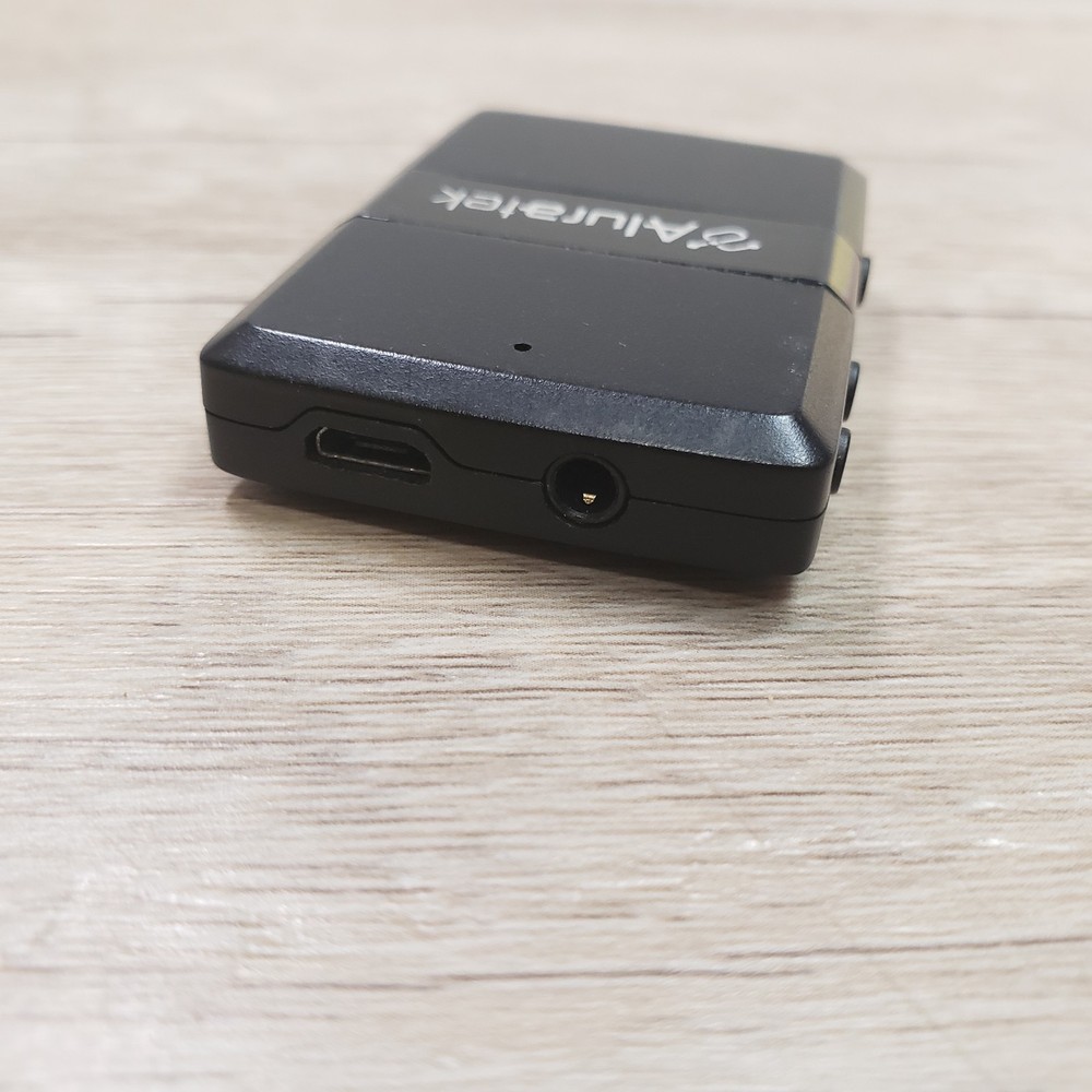 Aluratek ABC01F Universal Bluetooth Audio Receiver and Transmitter - Tested