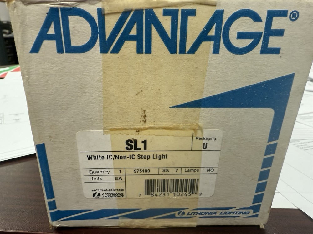 LITHONIA WHITE IC/NON-IC STEP LIGHT # SL1