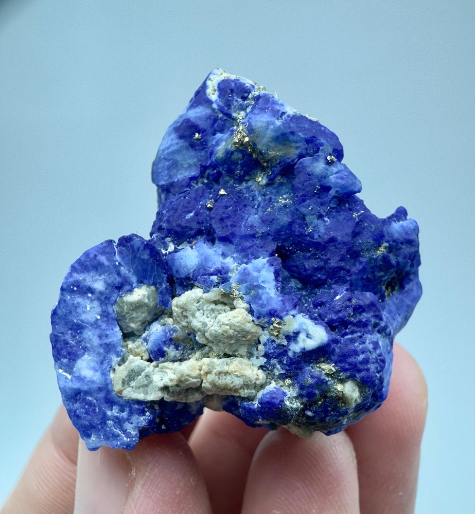 35 Gram Fluorescent Phosphorescent Blue Hackmanite W/ Pyrite & Unknown