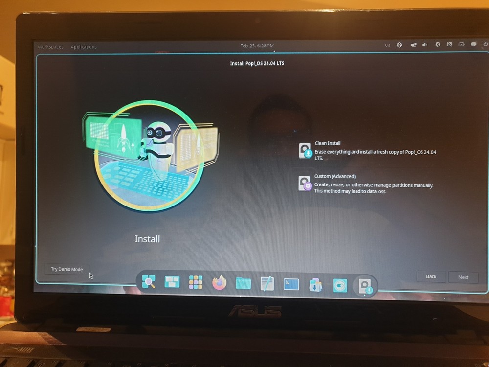 Linux Pop OS V24.04 LTS, 64-bit, Bootable Live and Install USB Flash Drive