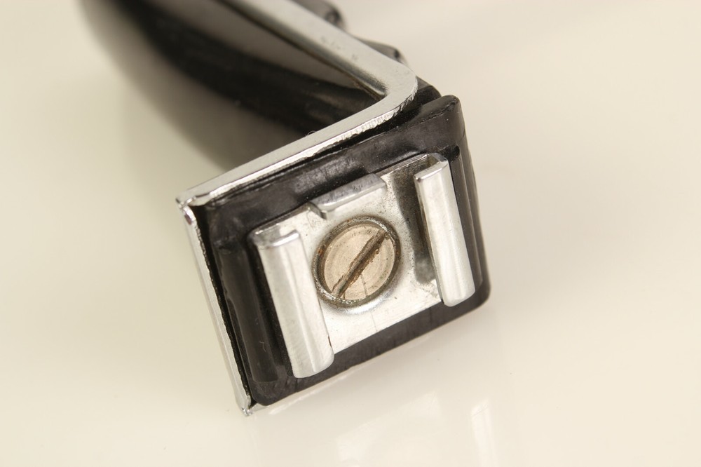 Compact Lightweight Off Camera Flash Bracket L Shaped w/ Hand Grip & Cold Shoe