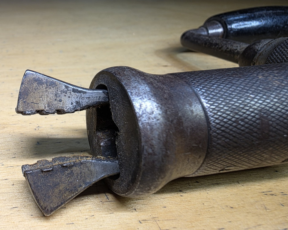 Keen Kutter Ratcheting & Reversing Hand Auger Drill