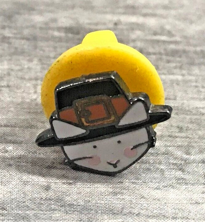 Cat in Pilgrim Hat Tiny Lapel Jacket Vest Shirt Pin