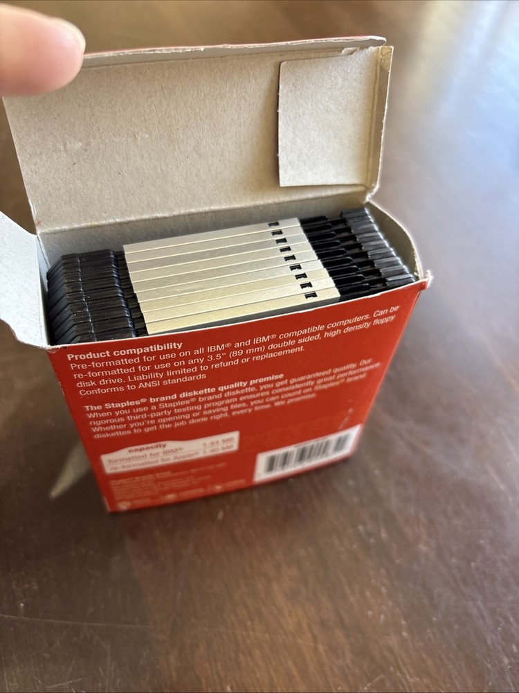 Staples Diskettes 3.5" 1.44MB Formatted 9 Pack Floppy Disk Double Side Density