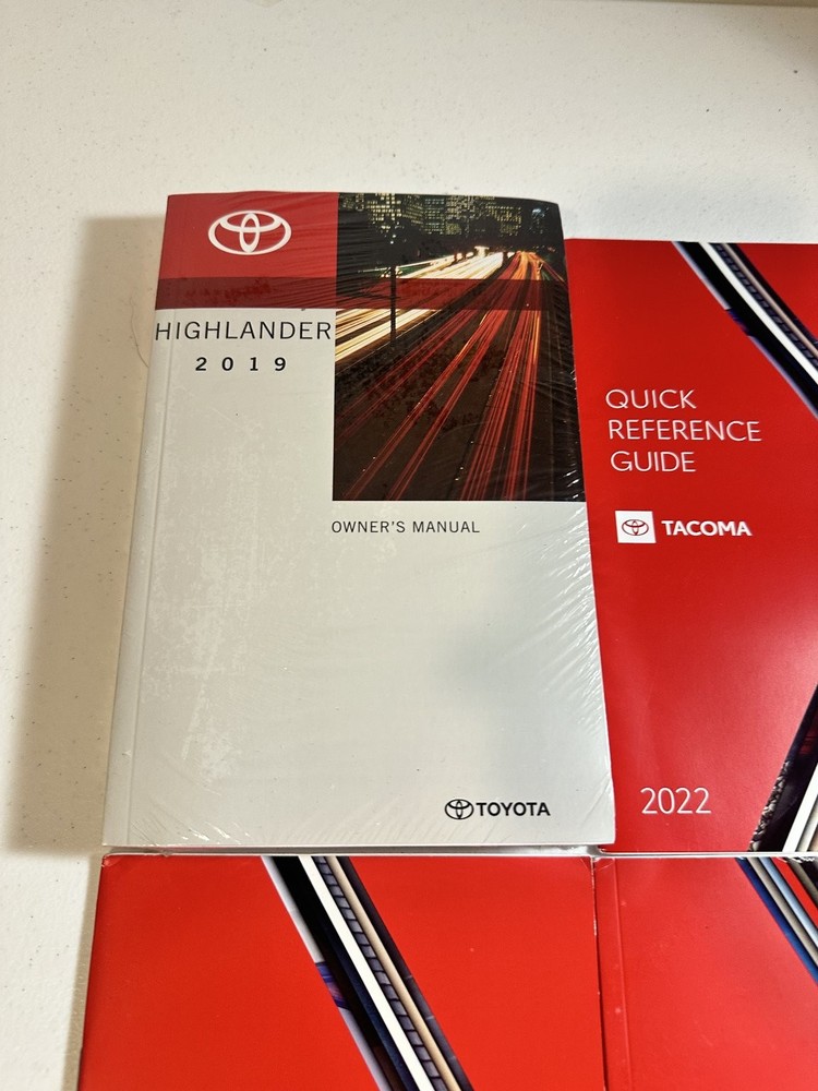 2019 Toyota Highlander Owner's Manual Set