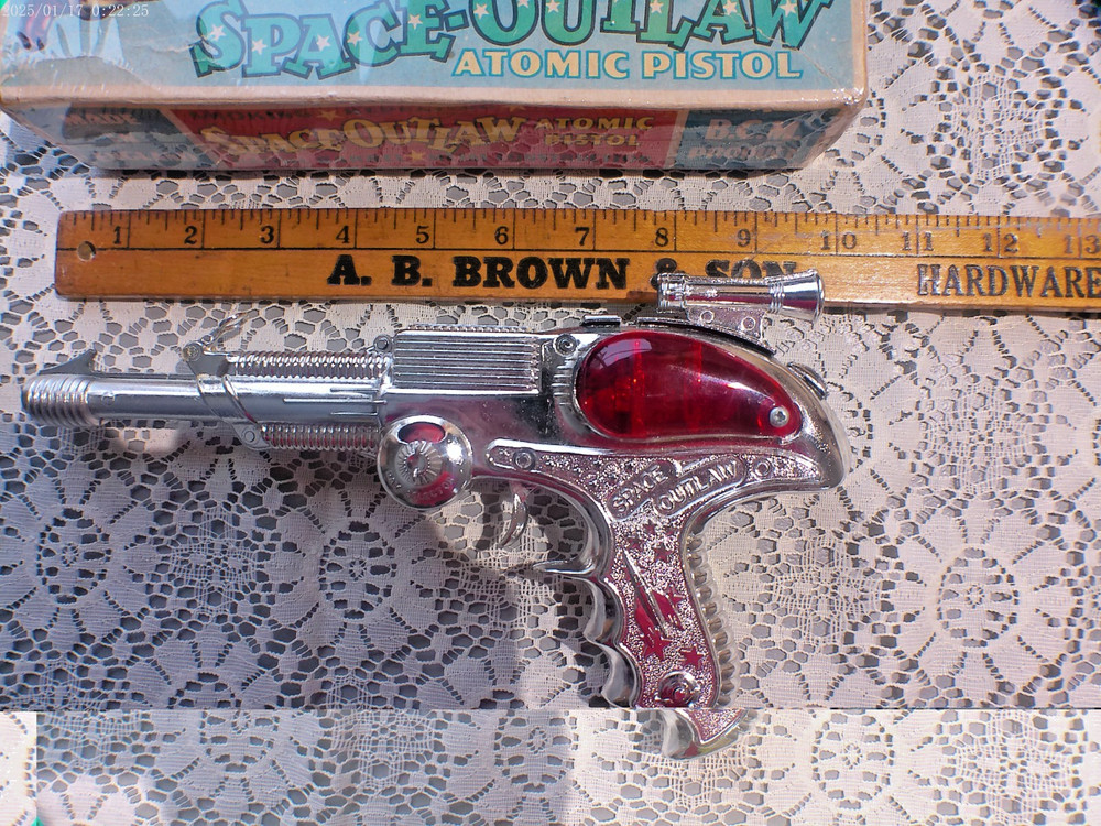 SPACE OUTLAW ATOMIC PISTOL SMOKING REPEATING WITH ORIGINAL BOX