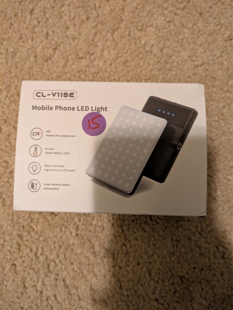 Singwil Selfie Light for iPhone 3 Light Modes Adjustable Brightness Clip Design