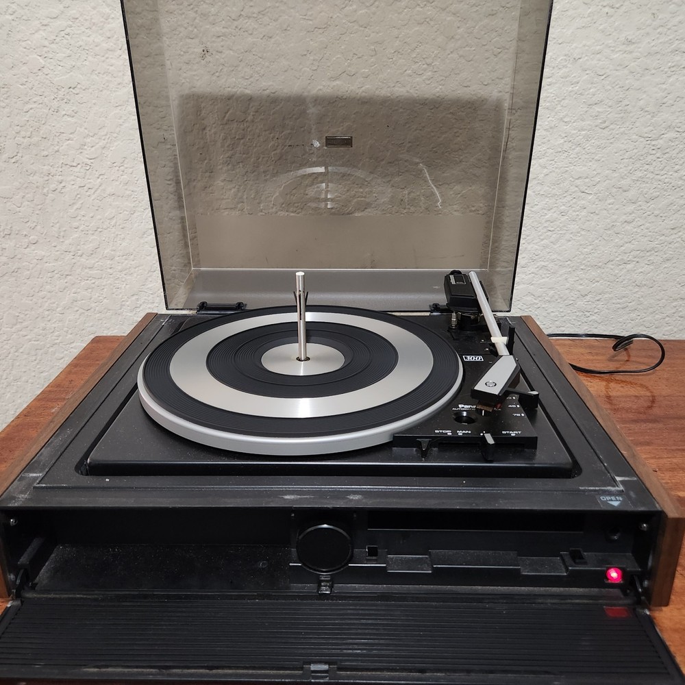 Vintage Panasonic SL-507 3-Speed Automatic Turntable