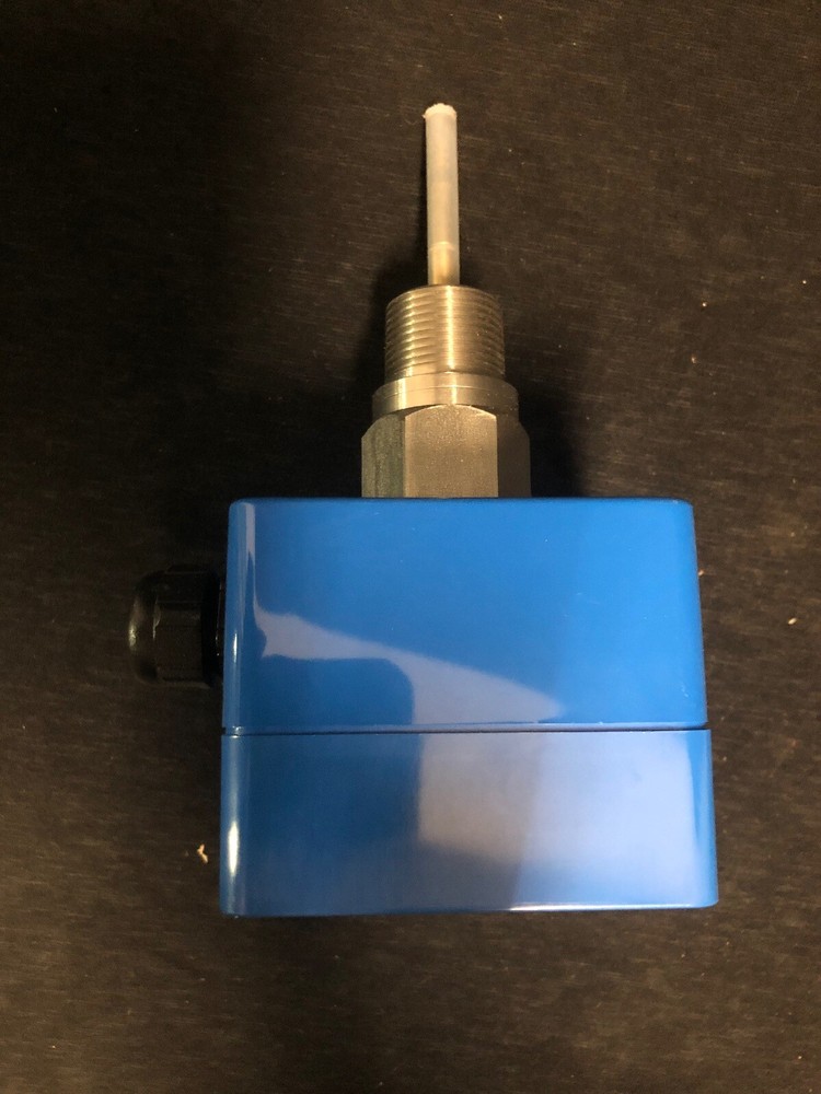 New Omega LV820 Electronic Level Switch