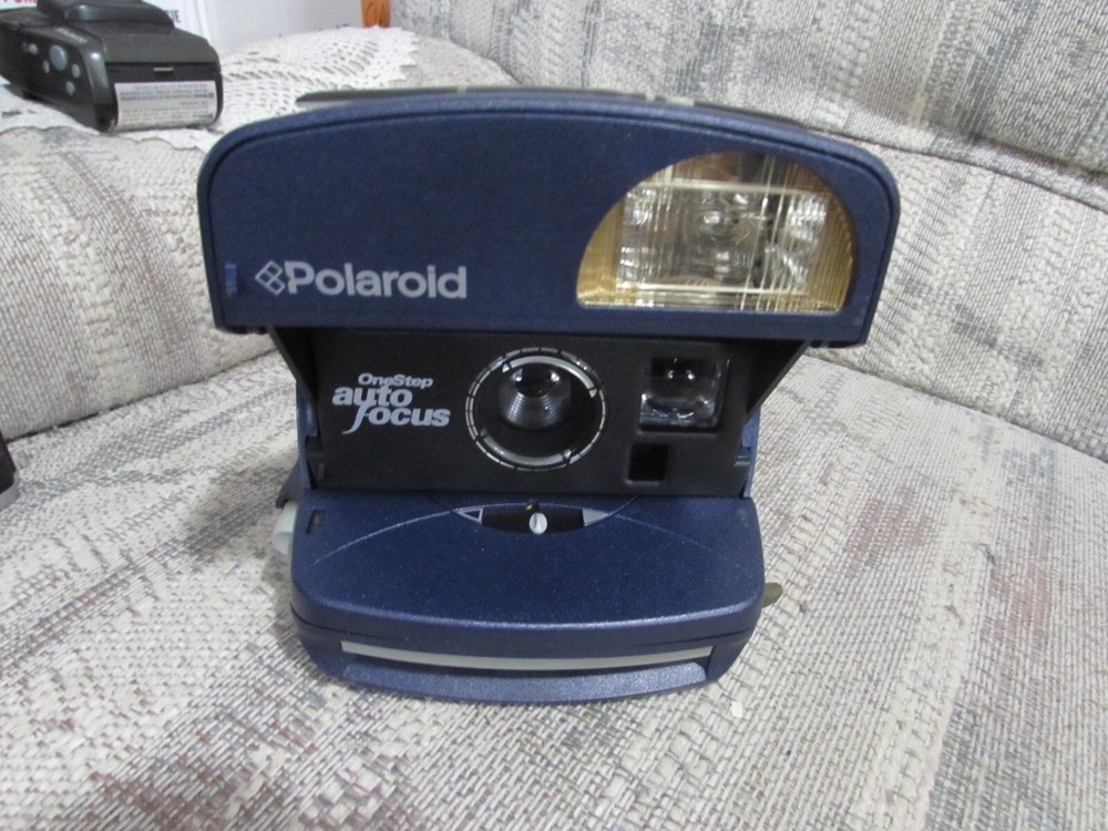 Vintage Polaroid Camara 600 One Step Auto Focus (UNTESTED)