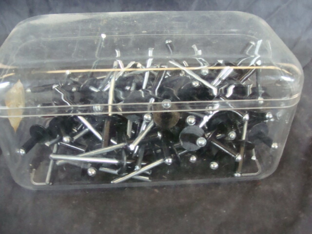 Box 70 Pop Rivets 4.8x15 Black