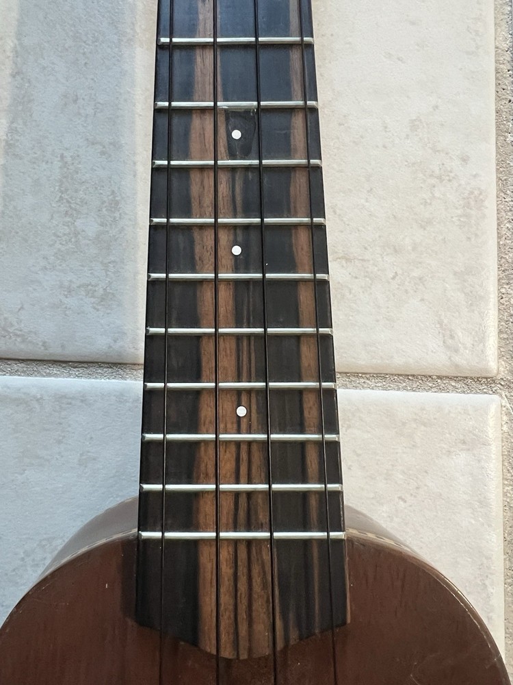Mele 2014 Ukulele ( Made In Hawaii )
