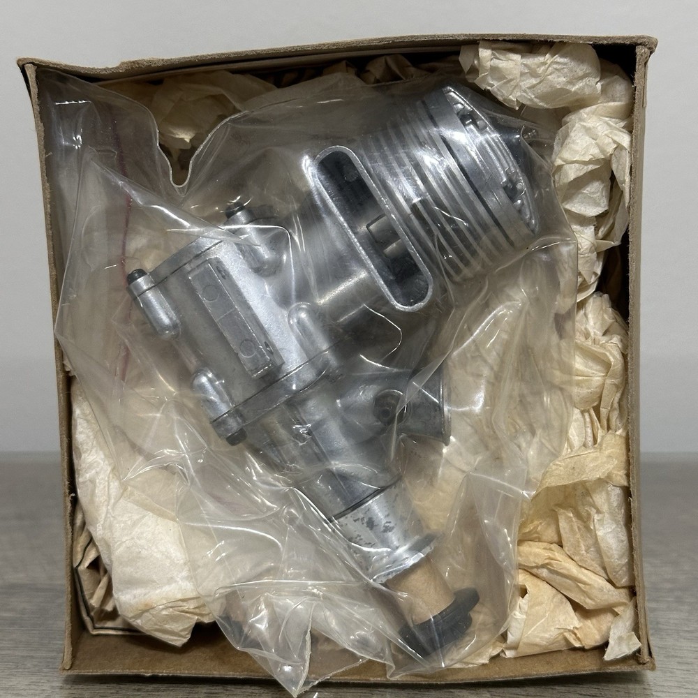 K & B Model Engine Airplane Engine No.7860 .35 R/C Front Rotor Engine Only