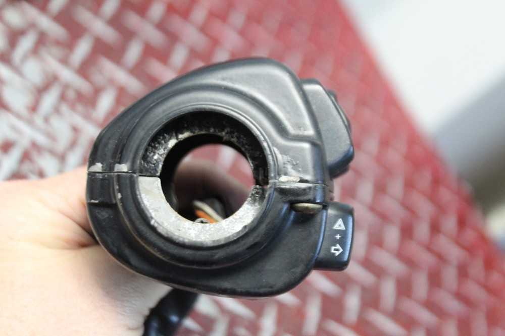 2010 HARLEY ELECTRA GLIDE OEM LEFT CONTROL SWITCH SEE DESC 2008 - 2013 EG140