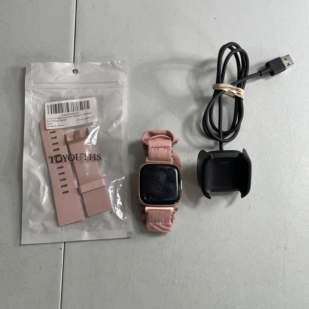 Non-Working Rose Gold Fitbit w/ Bands & Charger Bundle Lot **Read Description**