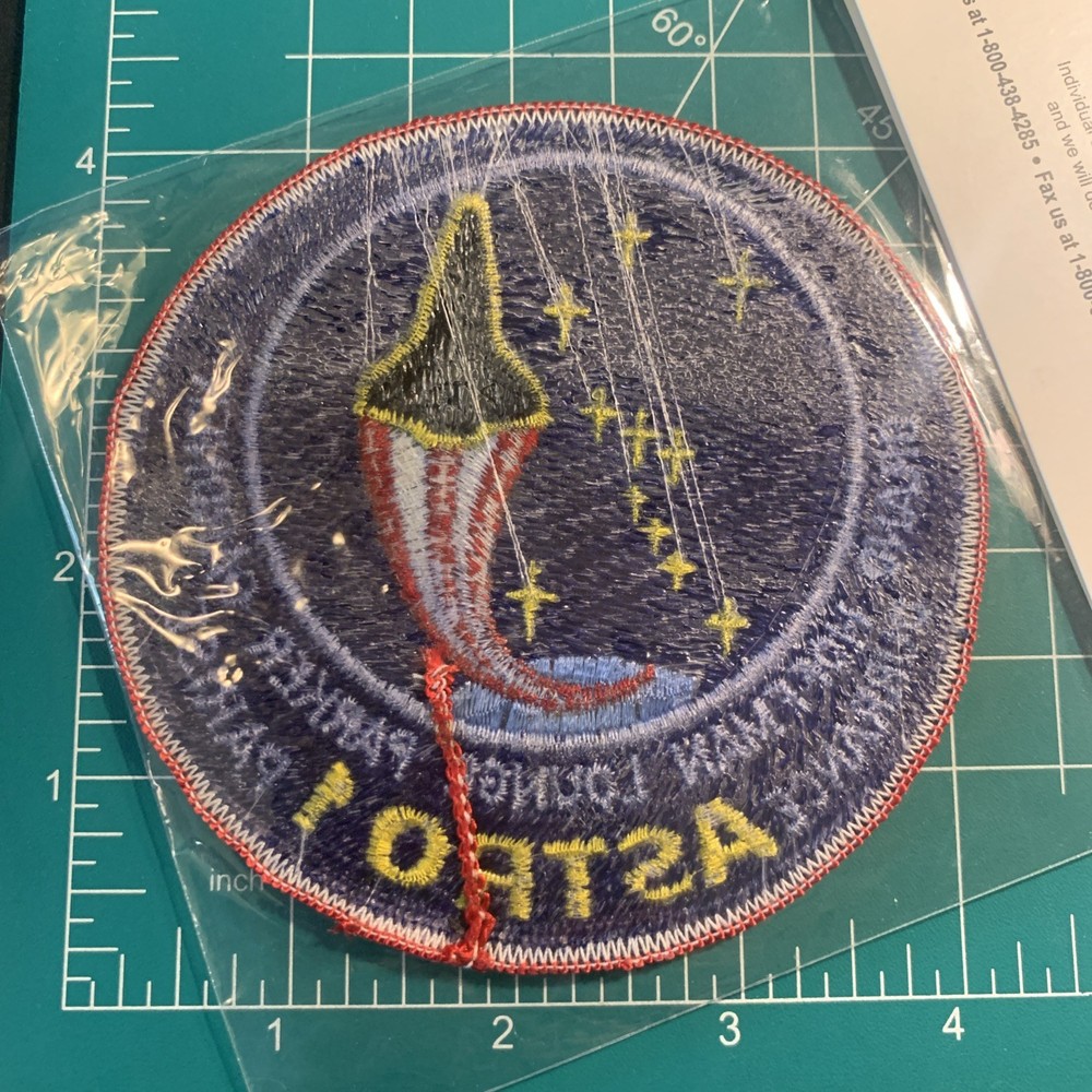 ASTRO 1 SPACE SHUTTLE SPACE MISSION PATCH 1A