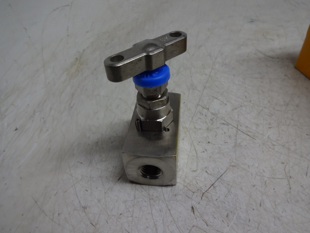 New Parker HNVS4FF-GR Needle Valve
