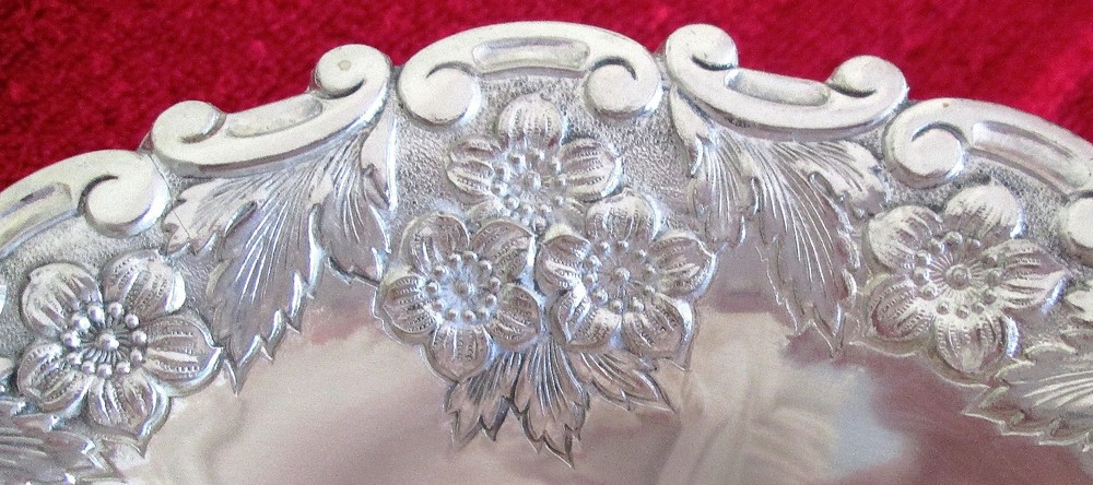 VINTAGE SILVER PLATED PEDESTAL CANDY NUT DISH WITH FLORAL PATTERN