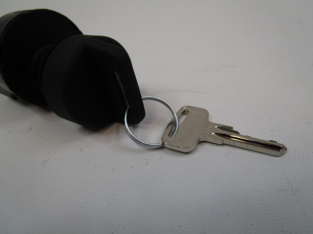 New Key Switch Ignition Switch for Skyjack 213697 3 WAY