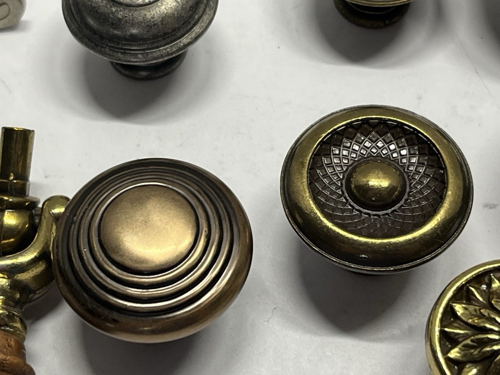 Vintage Lot (14) NOS Miscellaneous Drawer Pulls, Knobs, Etc.