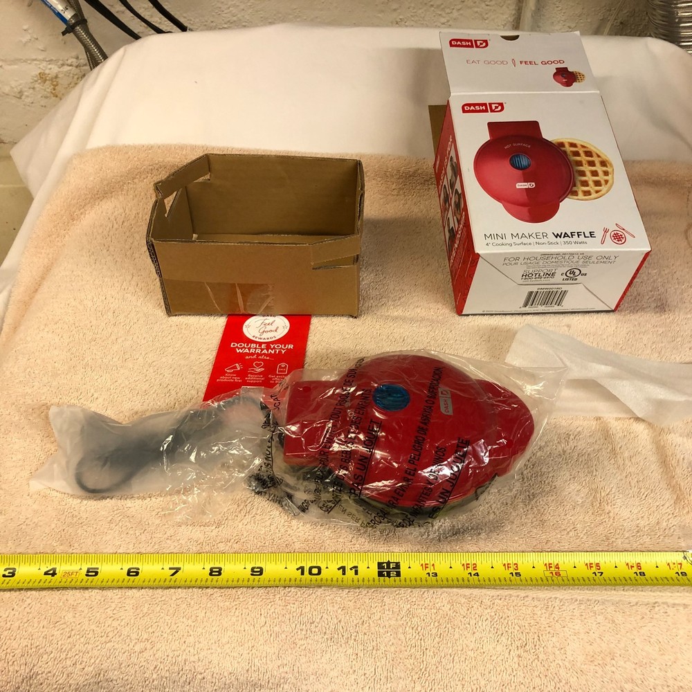 DASH BRAND MINI 4" WAFFLE MAKER