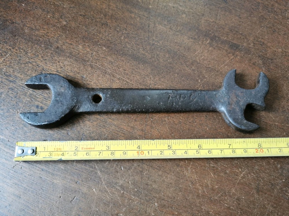 Vintage 3-way spanner marked RP9, no makers name.